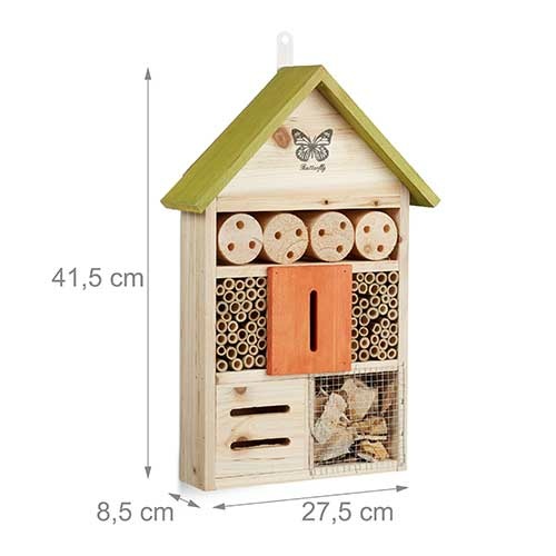 Insektbo i træ med grønt tag