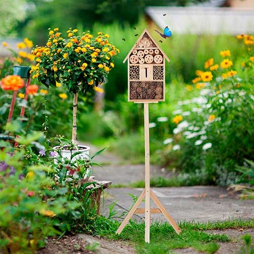 Grantræ insekthotel med stander 140 cm.