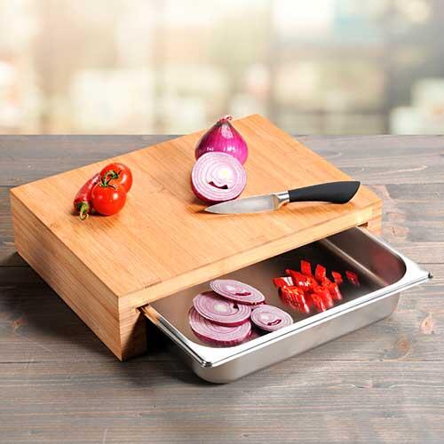 Bambus skærebræt med bakke